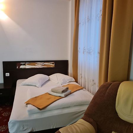 Hotel Magic Gt Trivale Piteşti Exterior foto