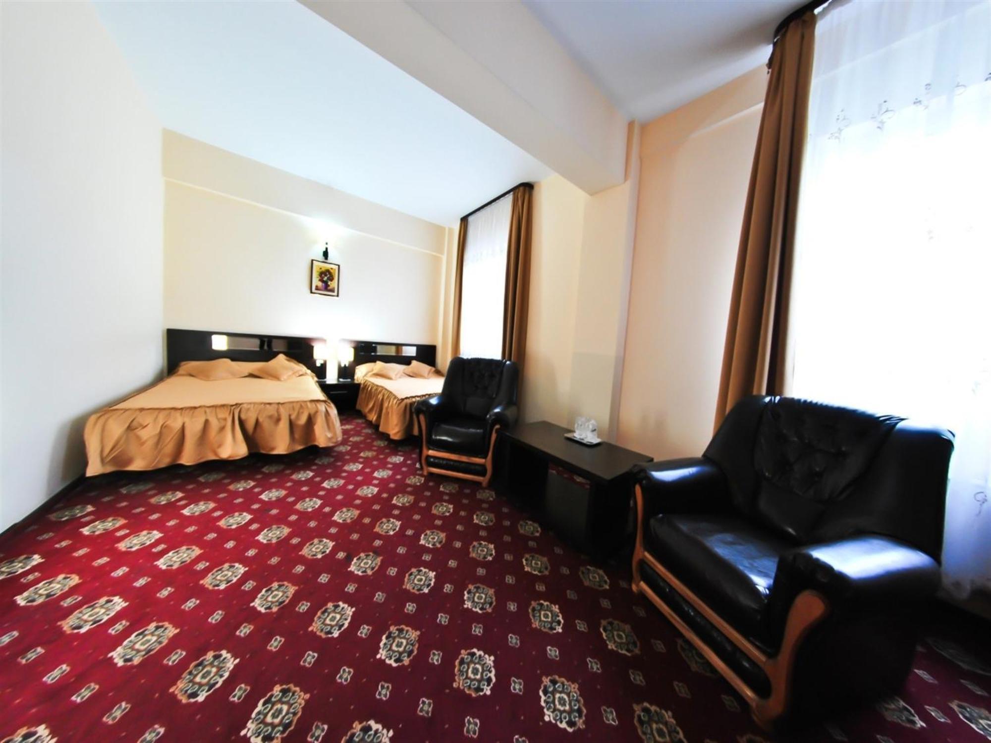 Hotel Magic Gt Trivale Piteşti Zimmer foto