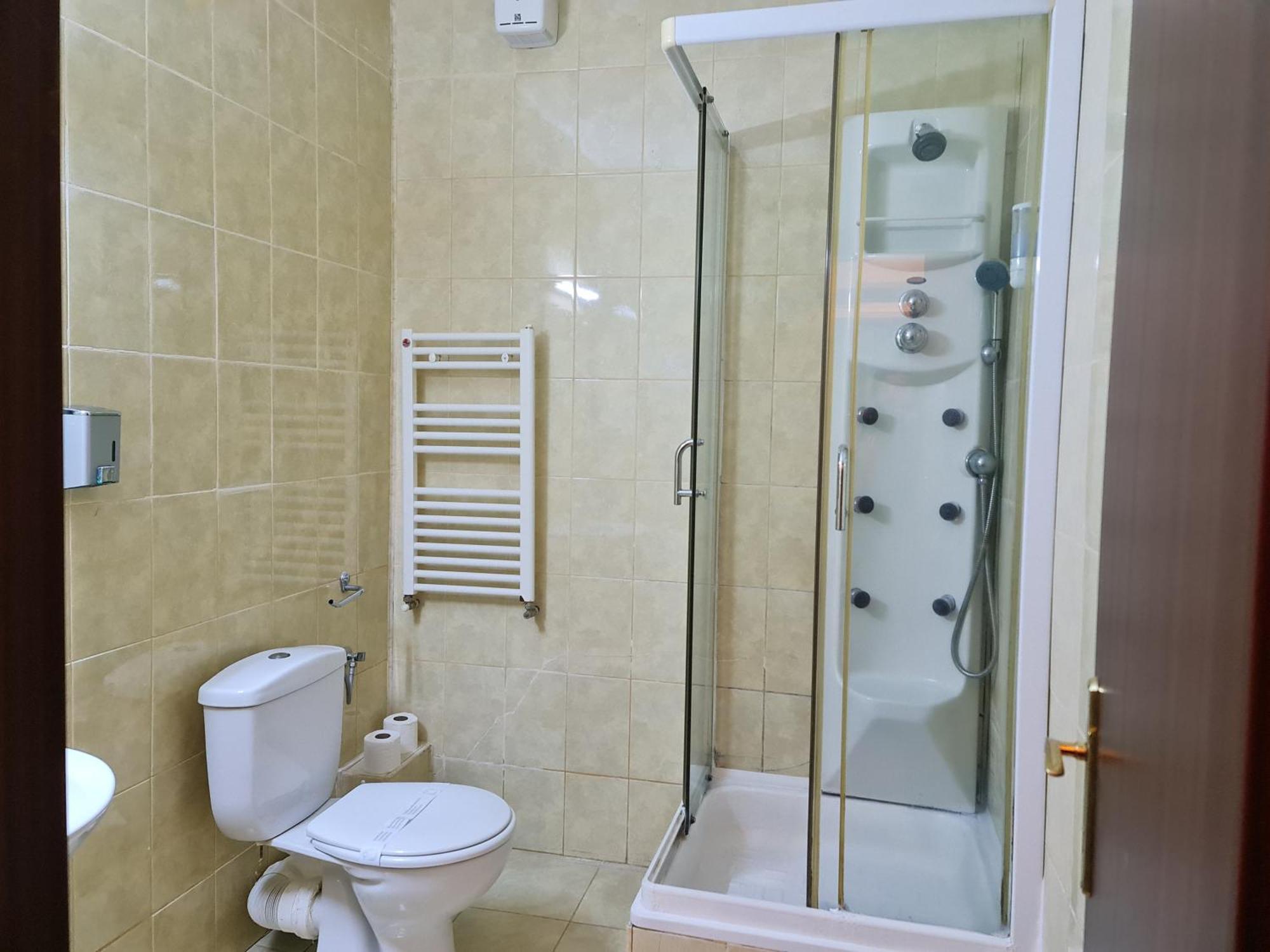 Hotel Magic Gt Trivale Piteşti Exterior foto