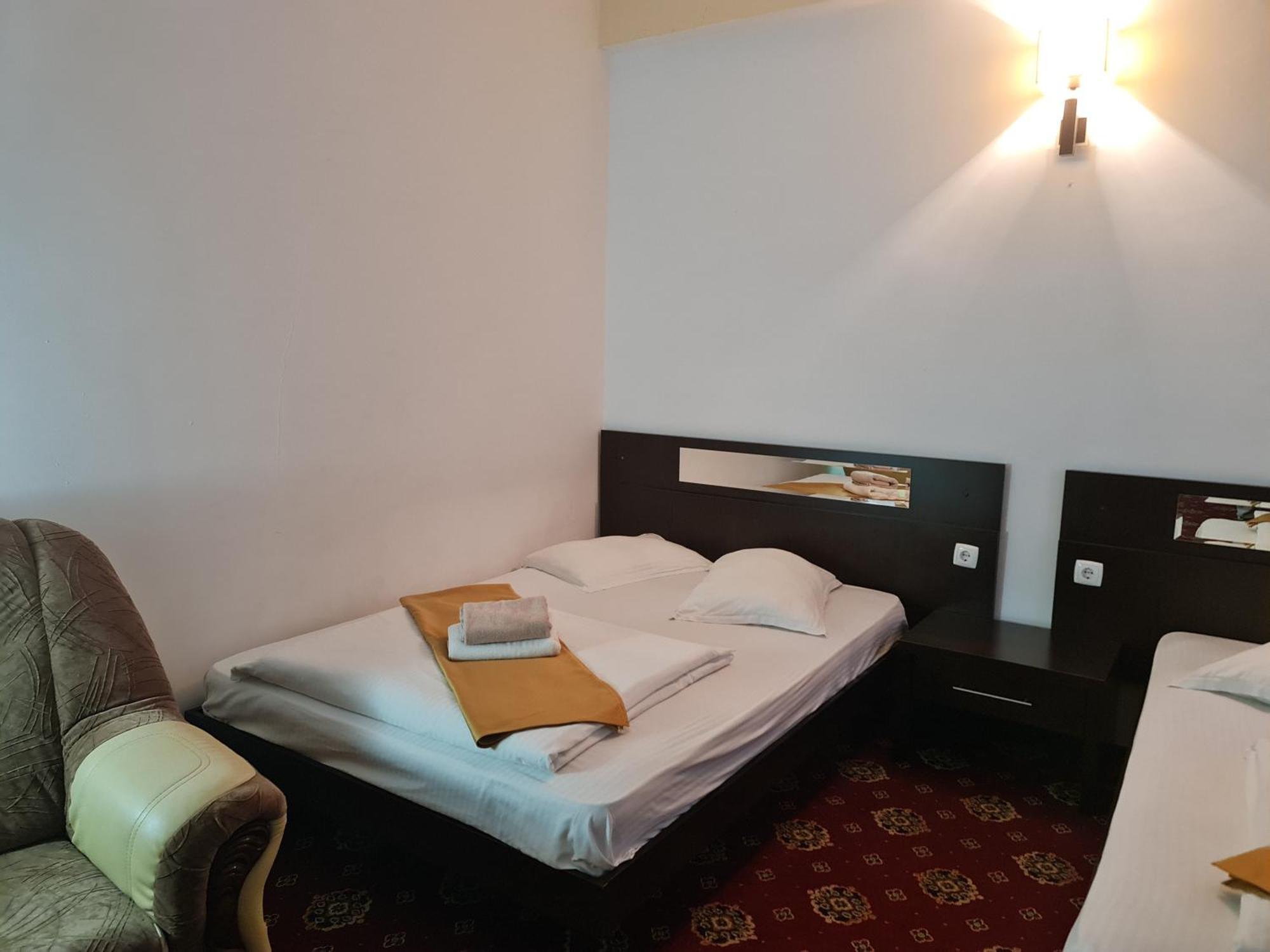 Hotel Magic Gt Trivale Piteşti Exterior foto