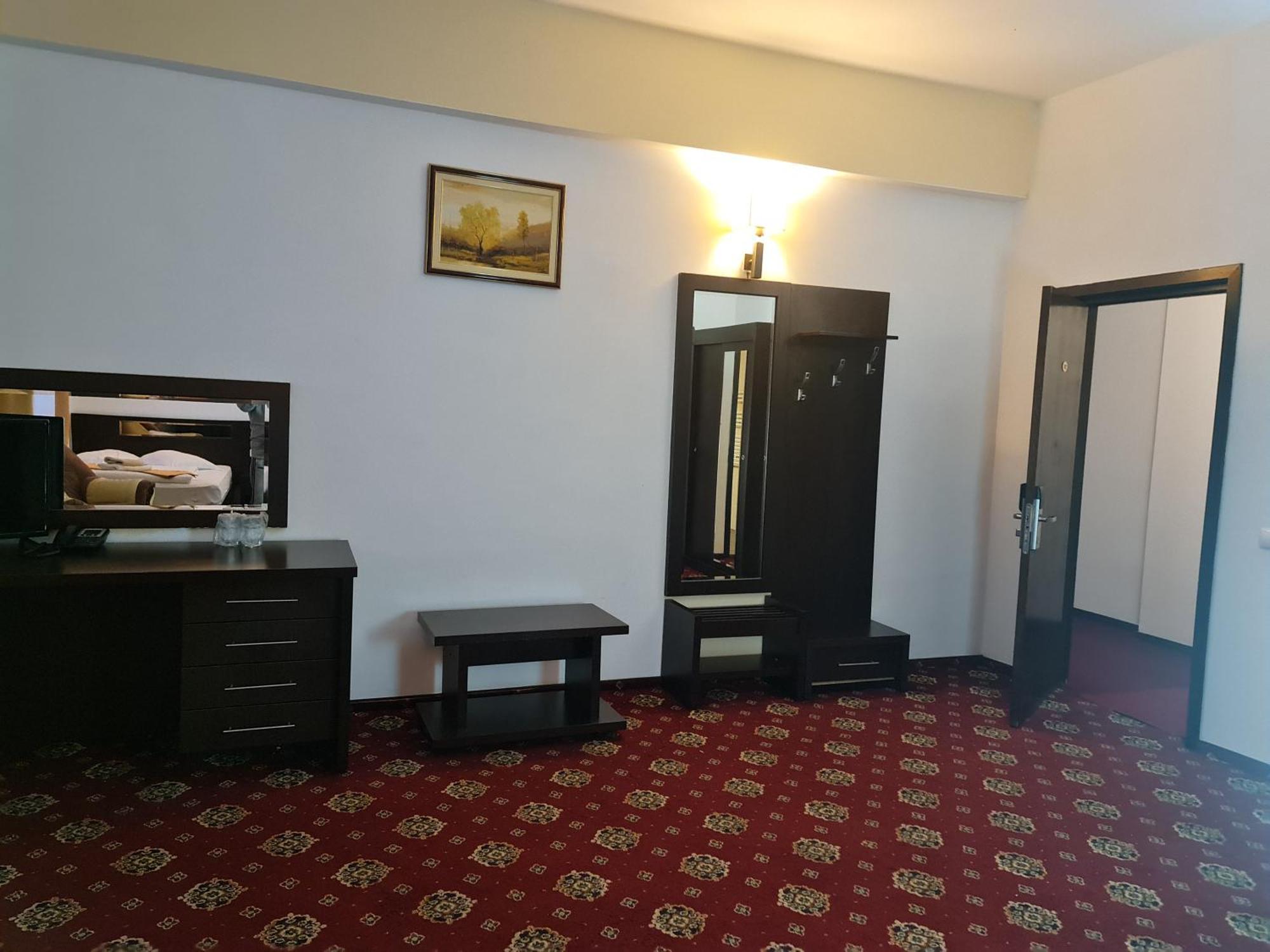 Hotel Magic Gt Trivale Piteşti Exterior foto