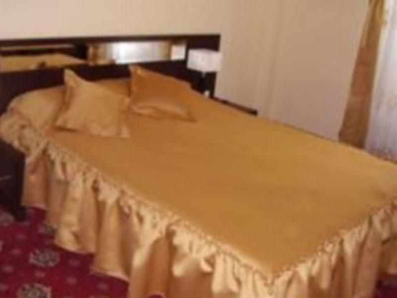 Hotel Magic Gt Trivale Piteşti Exterior foto