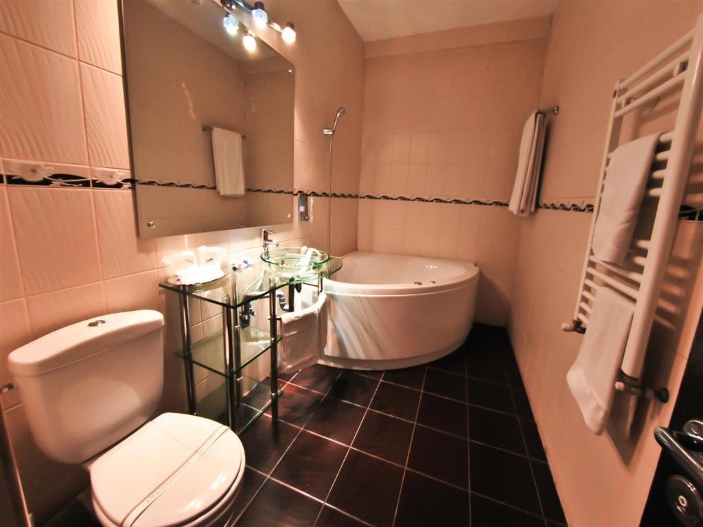 Hotel Magic Gt Trivale Piteşti Zimmer foto