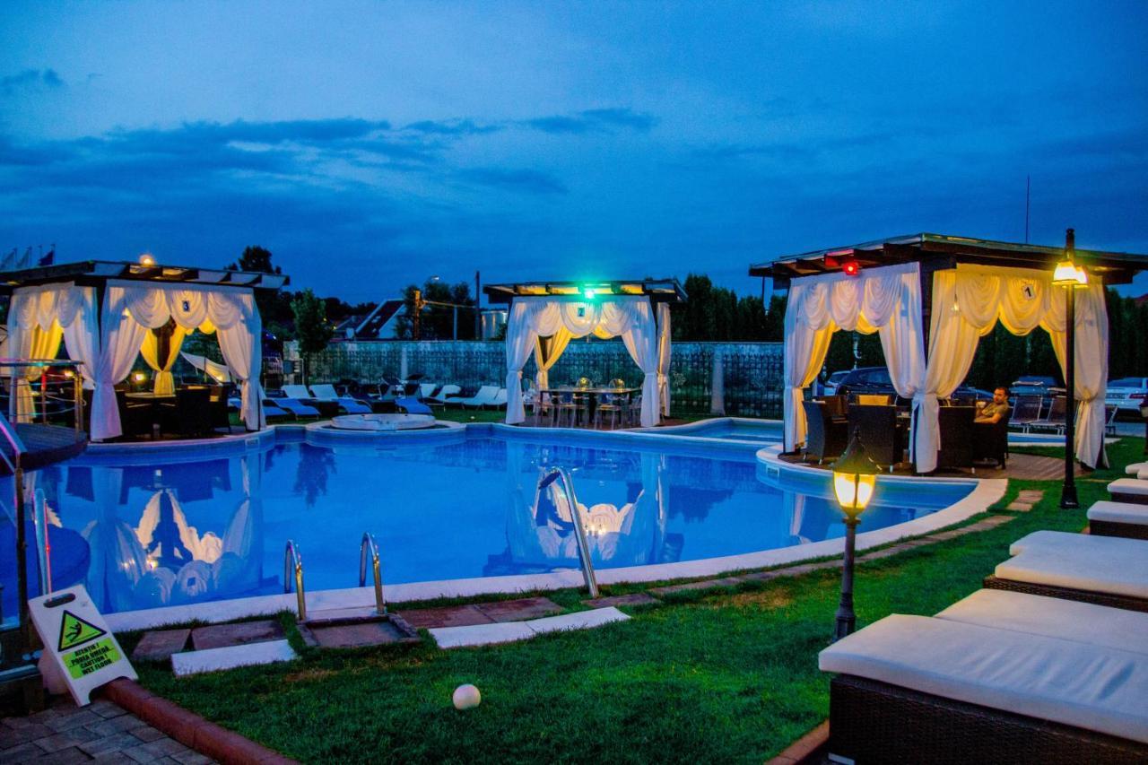 Hotel Magic Gt Trivale Piteşti Exterior foto